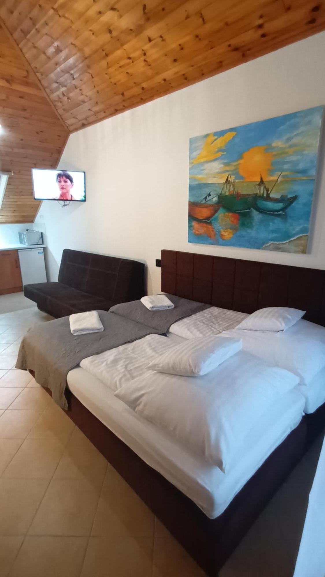 Pensjonacik Ewa Bed & Breakfast *
